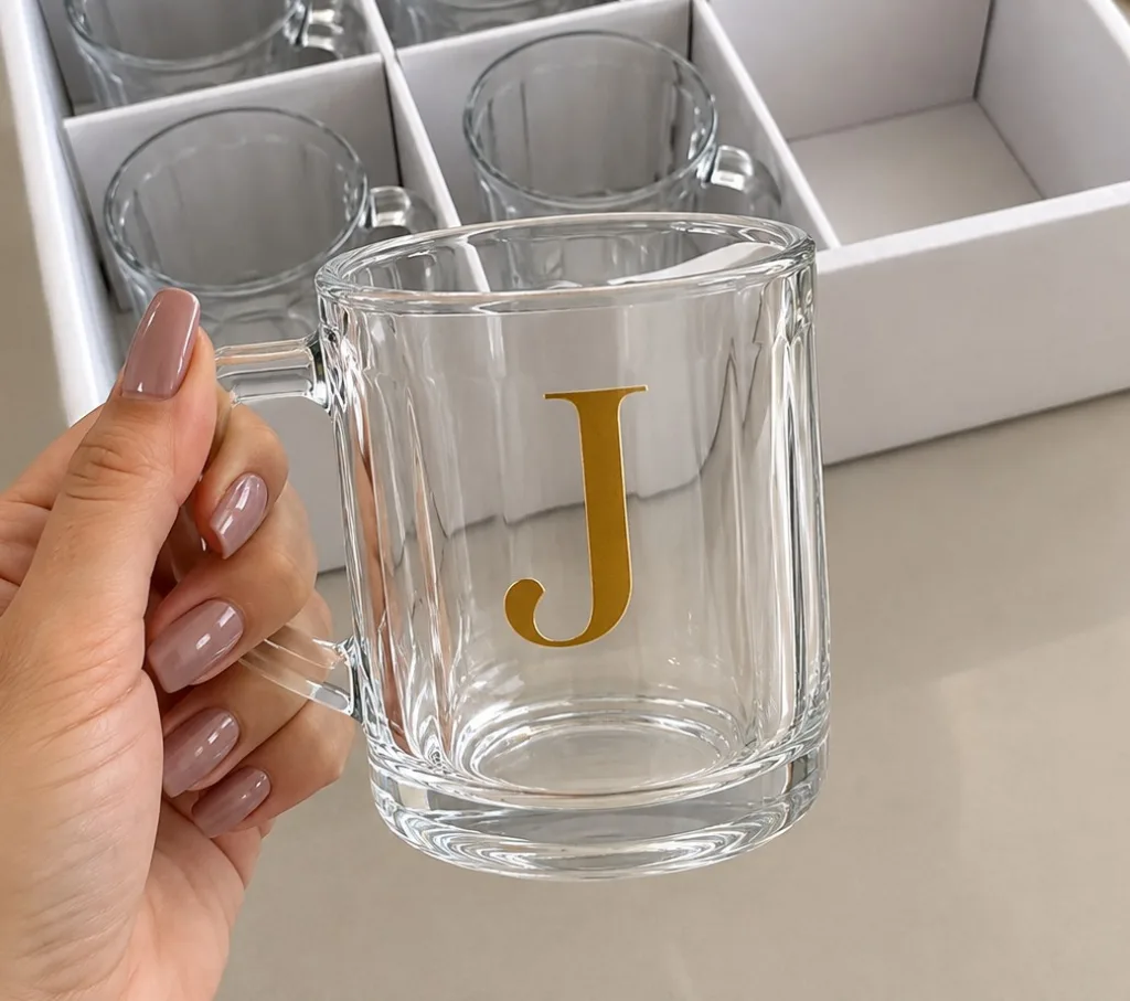 Xicara de vidro personalizada- Letra dourada